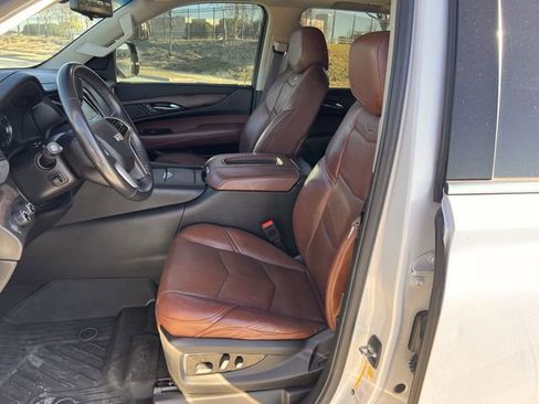 Used 2018 Cadillac Escalade Premium Luxury image 26