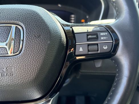 Used 2025 Honda Pilot Elite image 22