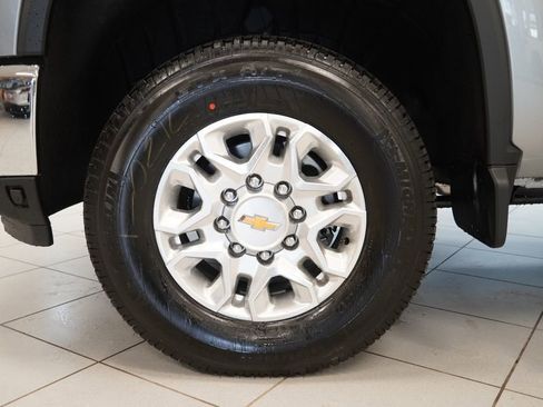 New 2026 Chevrolet Silverado 3500 LT image 14