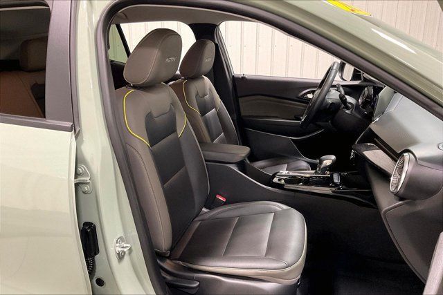 Used 2025 Chevrolet Trax ACTIV w/ Driver Confidence Package FWD image 7