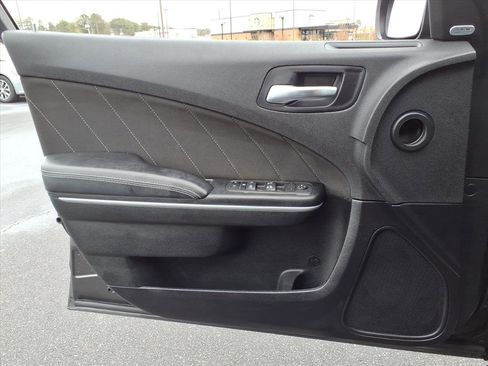 Used 2023 Dodge Charger SXT image 3