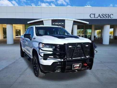 Used 2023 Chevrolet Silverado 1500 LT Trail Boss AWD/4WD image 2