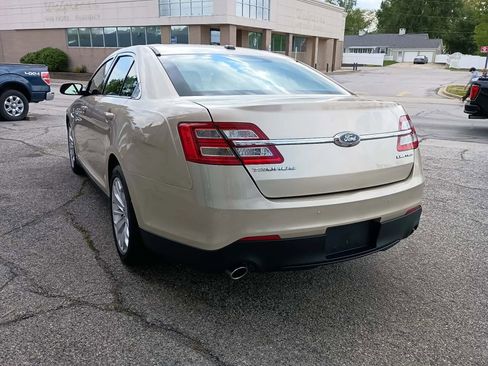 Used 2018 Ford Taurus Limited FWD image 5