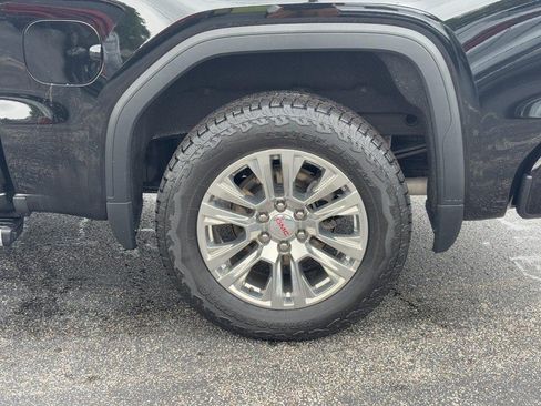 Used 2022 GMC Sierra 1500 Denali w/ Technology Package AWD/4WD image 9