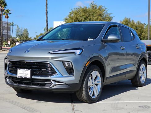 Used 2025 Buick Encore GX Preferred w/ Advanced Technology Package image 4