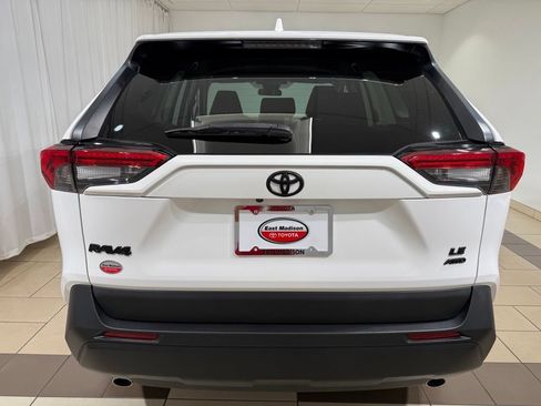 Used 2024 Toyota RAV4 LE AWD/4WD image 4