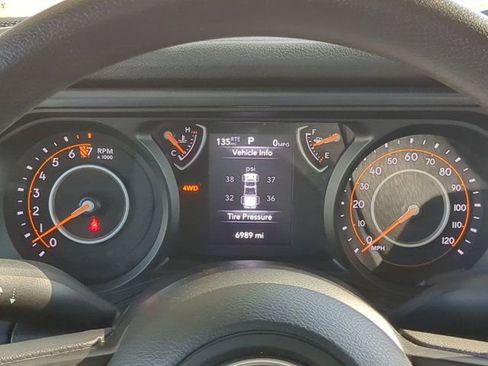 Used 2025 Jeep Gladiator Sport AWD/4WD image 21