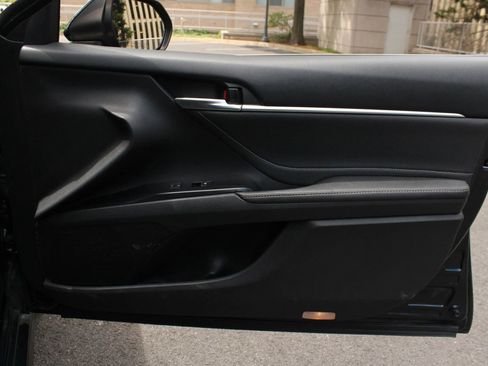 Used 2018 Toyota Camry XSE w/ Driver Assist Package image 25