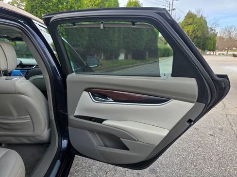 Used 2014 Cadillac XTS Platinum image 36