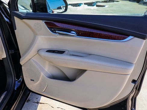 Used 2018 Cadillac XT5 Luxury w/ Driver Awareness Package image 16