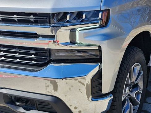 Used 2022 Chevrolet Silverado 1500 LT w/ Z71 Off-Road Package image 18