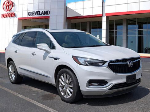 Used 2018 Buick Enclave Premium FWD image 2