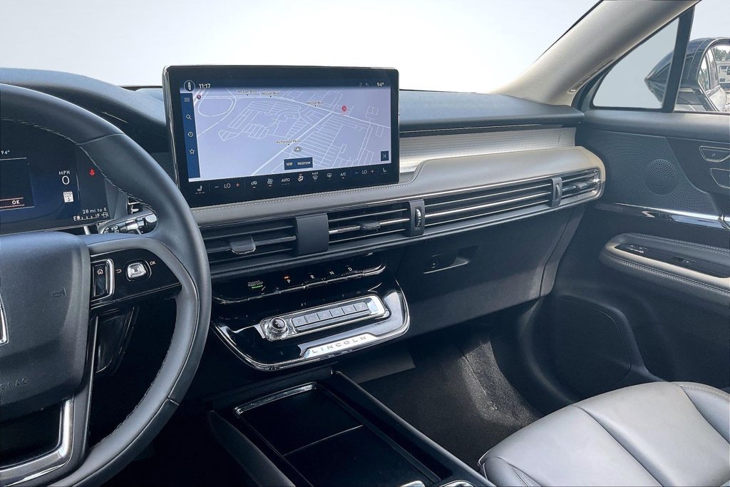 Used 2023 Lincoln Corsair FWD image 11