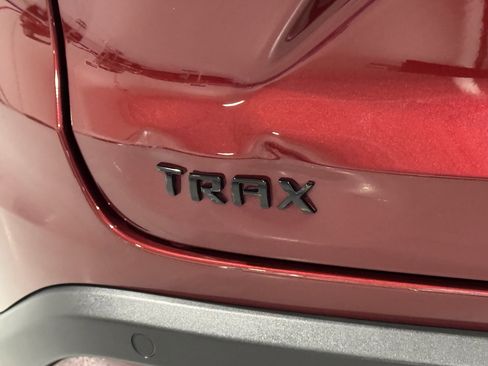 Used 2024 Chevrolet Trax RS w/ Driver Confidence Package image 40