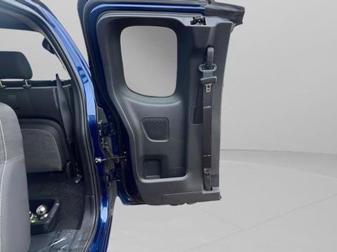 Used 2022 Nissan Frontier SV image 20