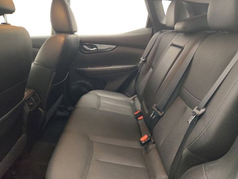 Used 2017 Nissan Rogue Sport SL w/ SL Premium Package image 18