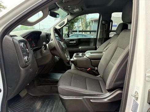 Used 2024 GMC Sierra 2500 Pro w/ Convenience Package image 10