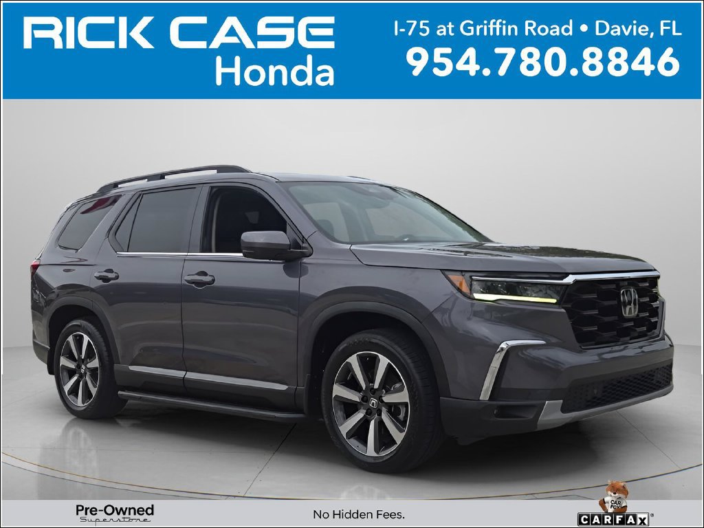 Used 2023 Honda Pilot Touring image 1