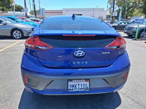 Used 2020 Hyundai Ioniq SE FWD image 5