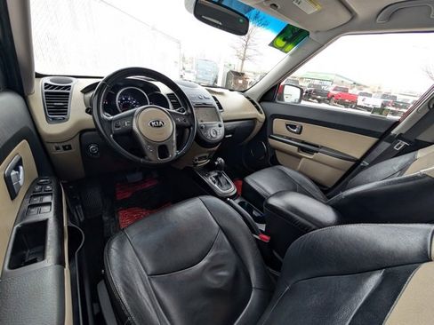 Used 2013 Kia Soul ! w/ Premium Pkg image 7