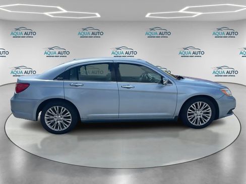 Used 2012 Chrysler 200 Limited FWD image 4