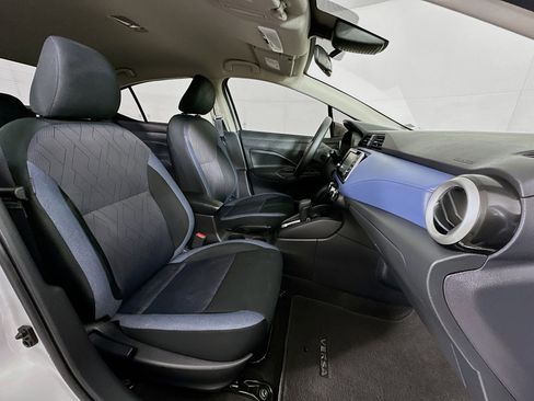Used 2023 Nissan Versa SV image 29