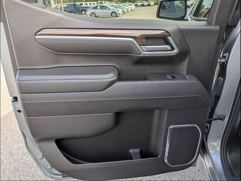 Used 2025 Chevrolet Silverado 1500 LT RWD image 25