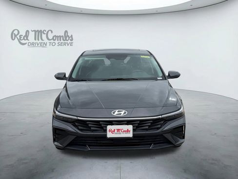 New 2025 Hyundai Elantra Limited image 8