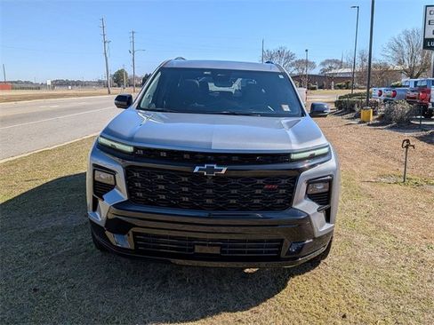 Used 2024 Chevrolet Traverse RS image 8