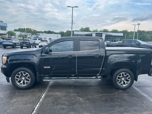 Used 2017 GMC Canyon SLE w/ All Terrain Package AWD/4WD image 8