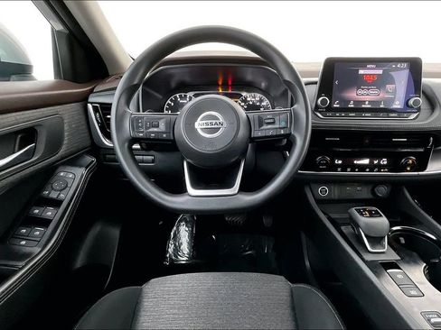 Used 2021 Nissan Rogue SV FWD image 6