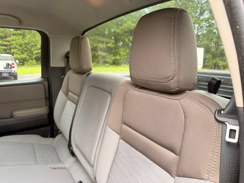 Used 2024 Nissan Frontier SV RWD image 27