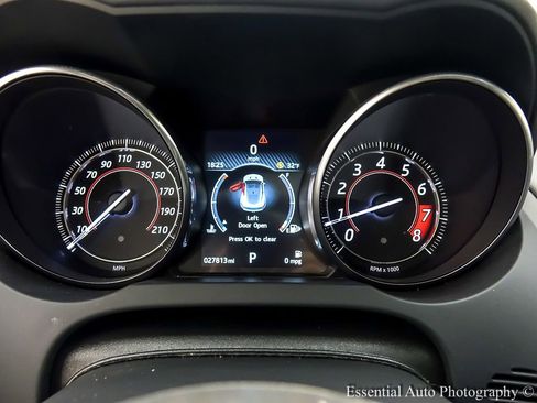 Used 2016 Jaguar F-TYPE R image 13