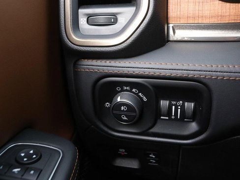 Used 2022 RAM 1500 Limited w/ Body Color Bumper Group image 21