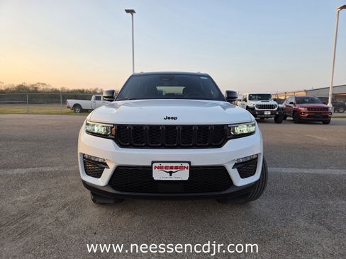 New 2025 Jeep Grand Cherokee Limited image 2