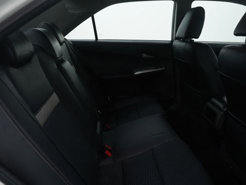 Used 2014 Toyota Camry SE image 12