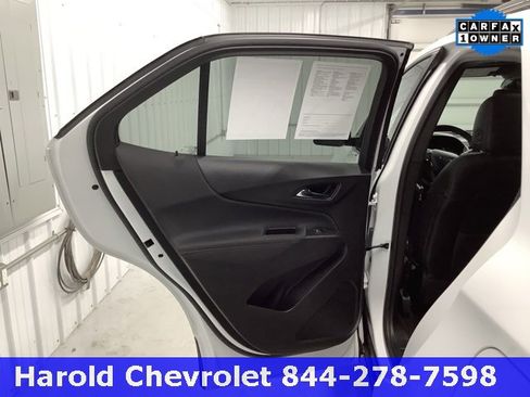 Used 2022 Chevrolet Equinox RS image 13