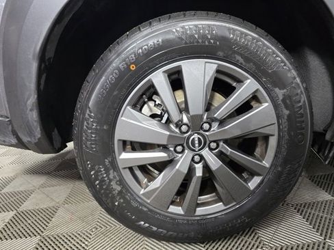 Used 2024 Nissan Pathfinder SV image 22