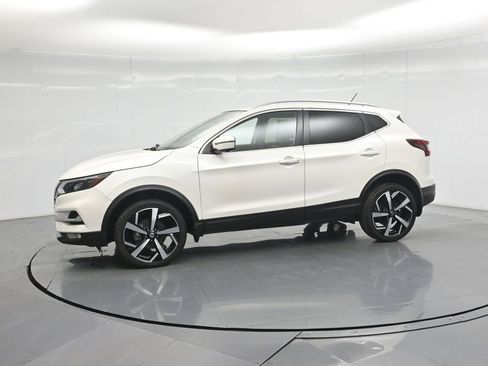 Used 2020 Nissan Rogue Sport SL w/ Premium Package FWD image 32