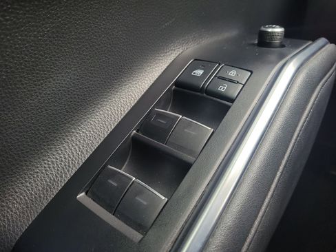 Used 2021 Toyota Highlander Platinum image 24