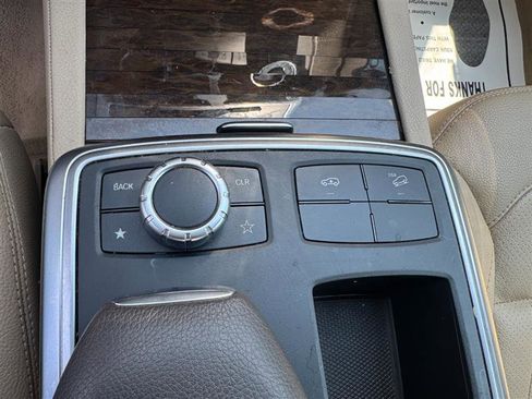 Used 2013 Mercedes-Benz GL 450 4MATIC image 32