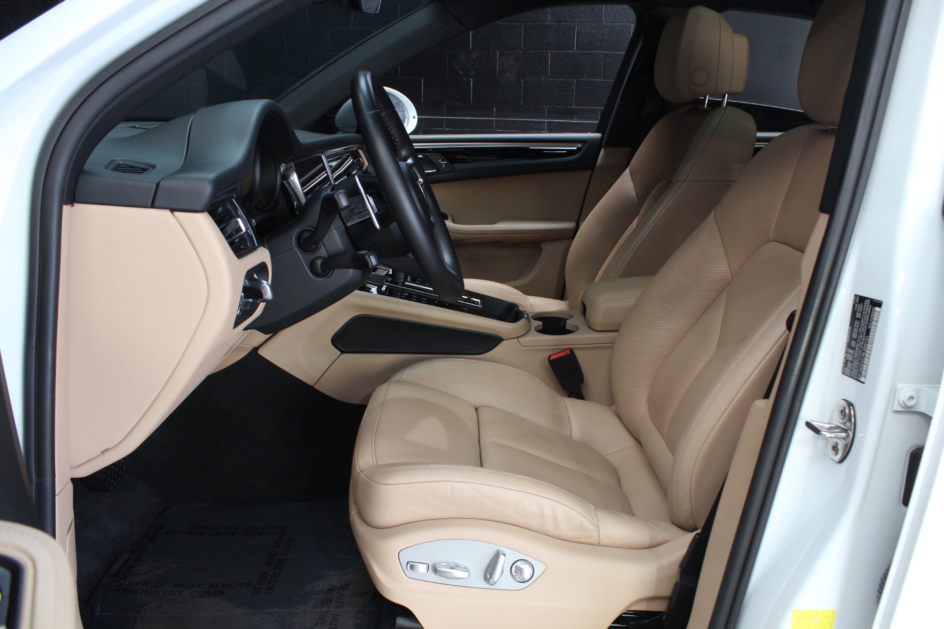 Used 2022 Porsche Macan S AWD/4WD image 41