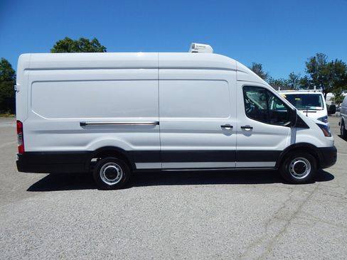 Used 2023 Ford Transit 250 148 High Roof Extended RWD image 9