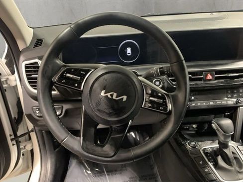 Used 2025 Kia Seltos X-Line image 11