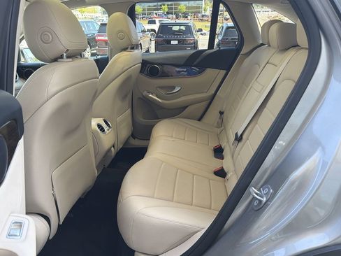 Used 2021 Mercedes-Benz GLC 300 image 21