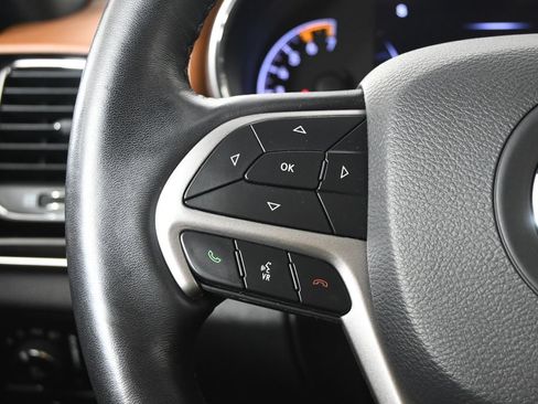 Used 2021 Jeep Grand Cherokee Overland AWD/4WD image 36