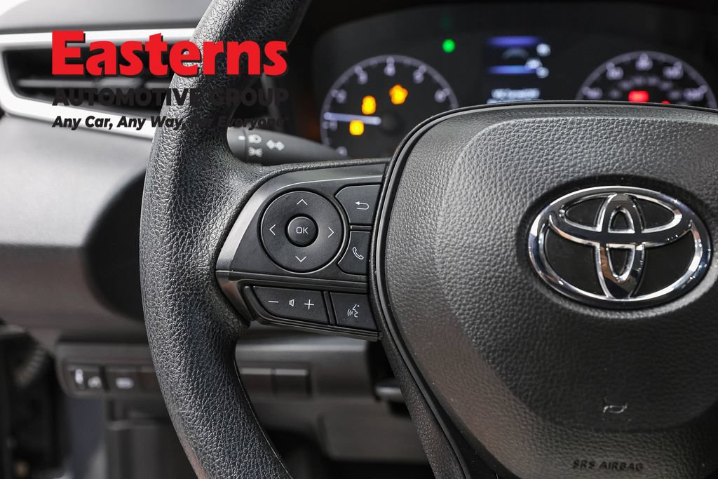 Used 2025 Toyota Corolla LE FWD image 15