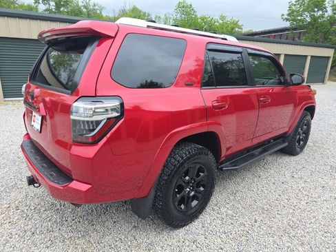 Certified 2018 Toyota 4Runner SR5 AWD/4WD image 6