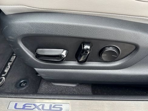 Used 2025 Lexus UX 300h FWD w/ Accessory Package (Z2) image 14