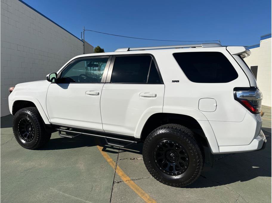 Used 2015 Toyota 4Runner SR5 AWD/4WD image 13